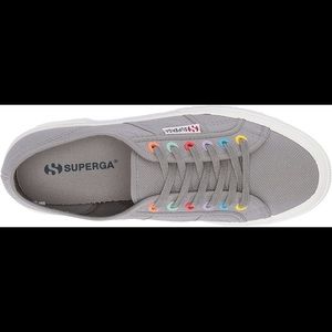 Supergas Light Grey Rainbow Holes 38
